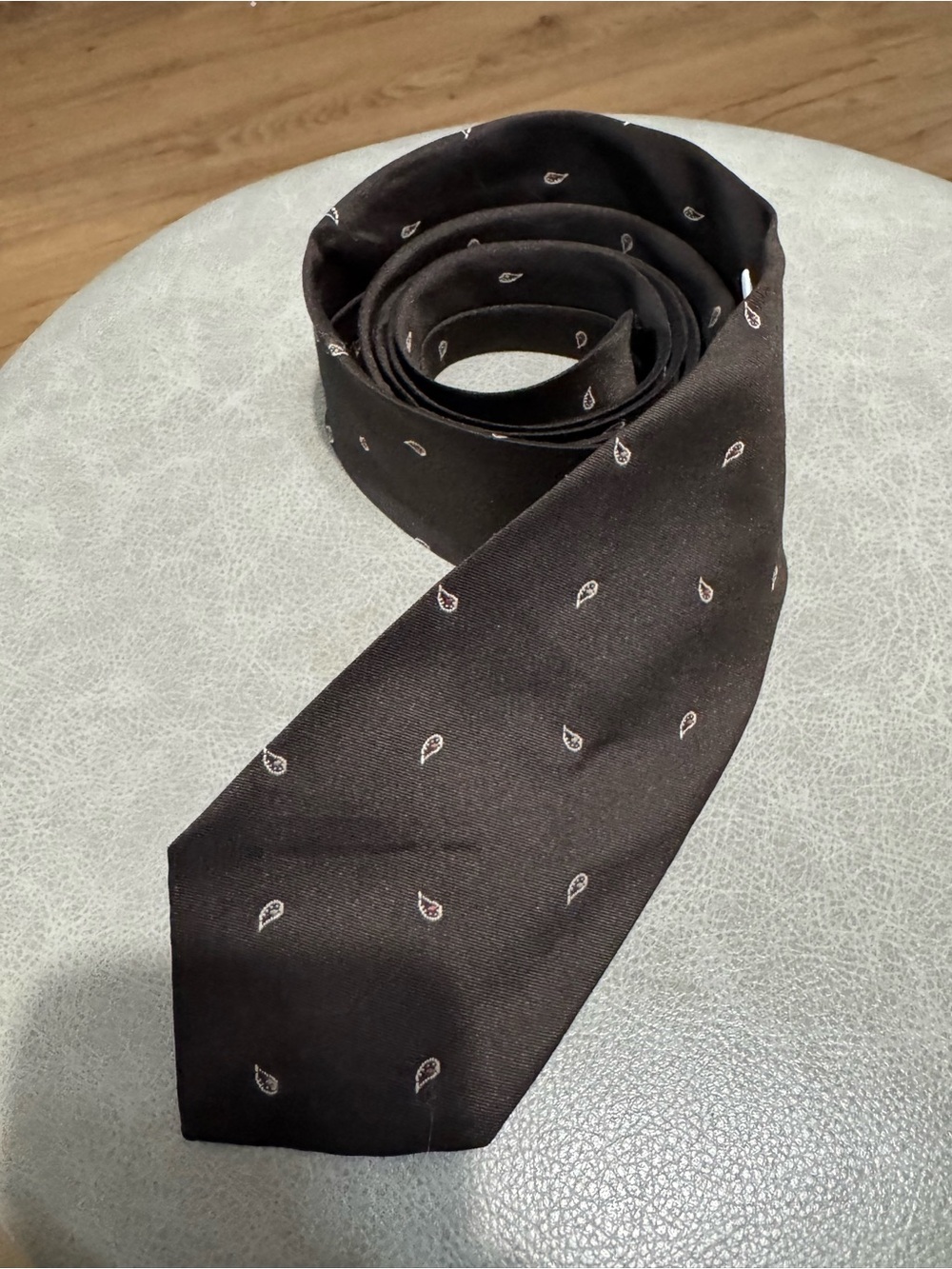 Vintage Pierre Jacques Brown paisley Tie
%100 Polyester